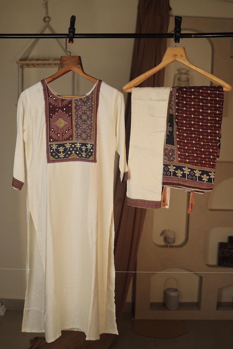 White Indian Wedding Salwar Kameez with Handwork and Print,, Readymade Dress in Silk with Zari, Sequins and Thread work