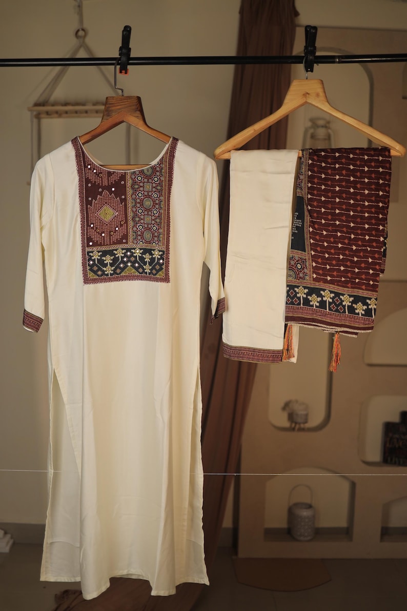 White Indian Wedding Salwar Kameez with Handwork and Print,, Readymade Dress in Silk with Zari, Sequins and Thread work