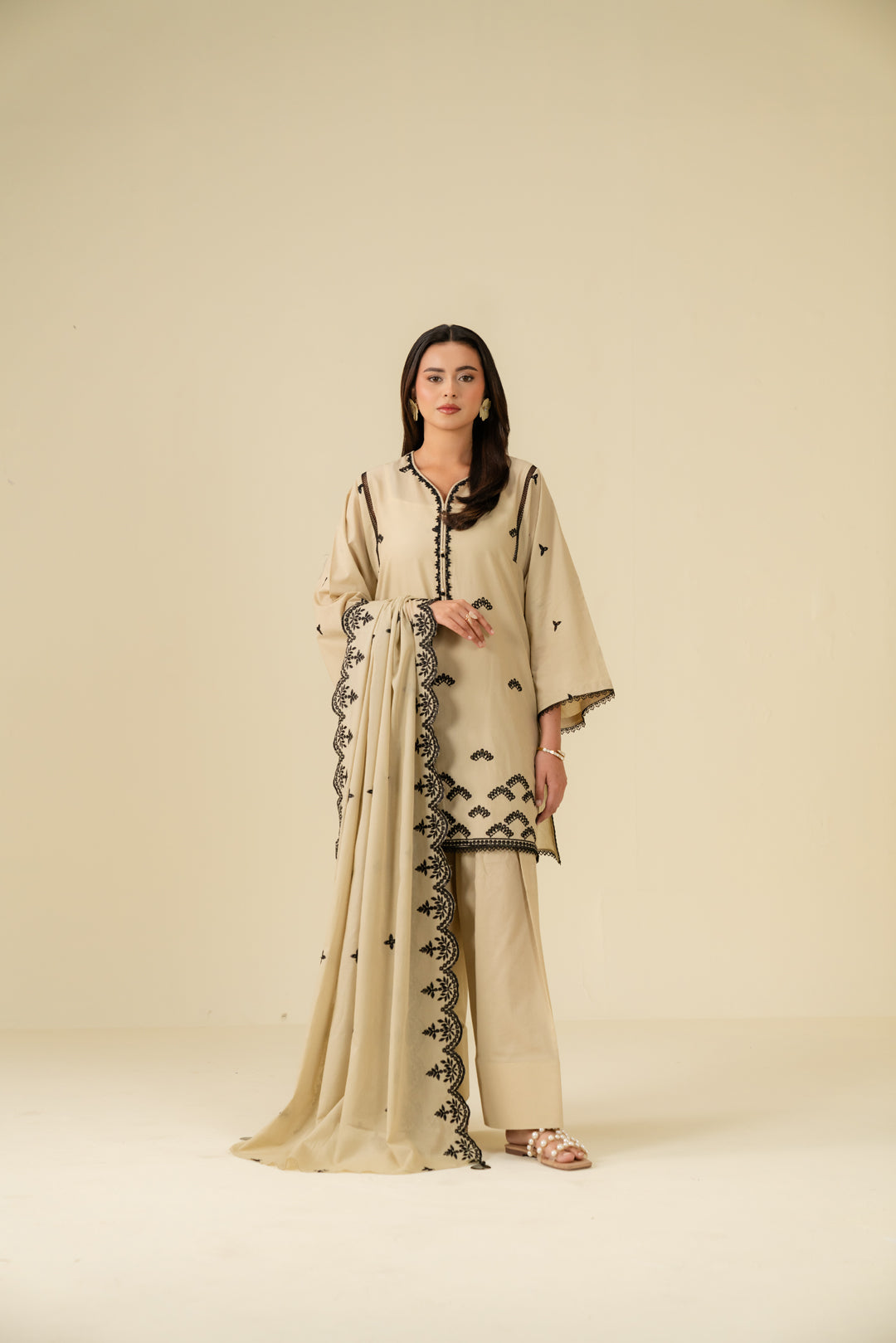 3 Piece Embroidered Lawn Suit