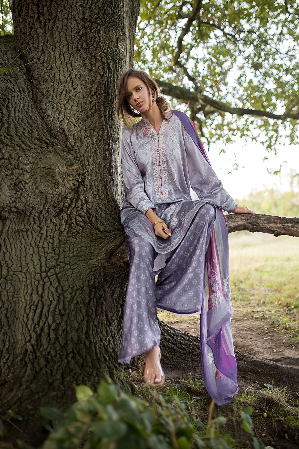 Design 01 Satin '25 Unstitched
ST25-01