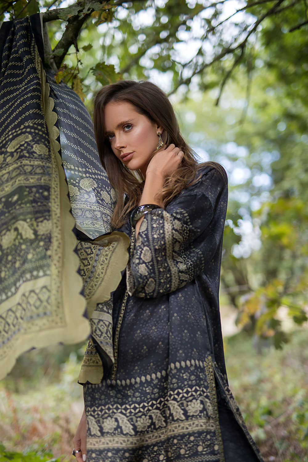 Design 05 Satin '25 Unstitched
ST25-05